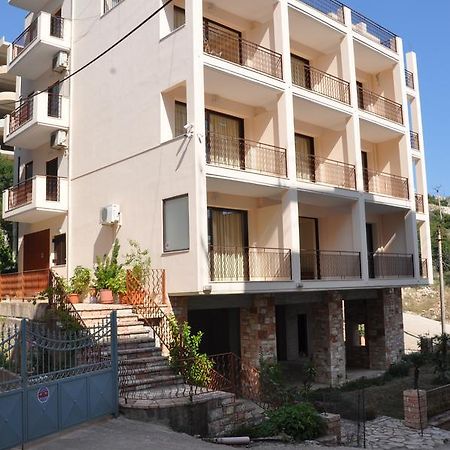 Nikos Hotel And Apartments Sarandë 외부 사진
