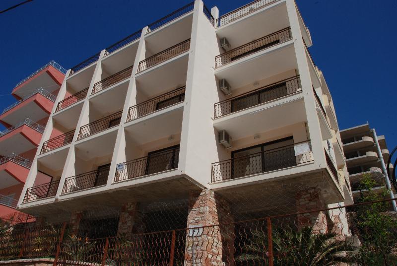 Nikos Hotel And Apartments Sarandë 외부 사진