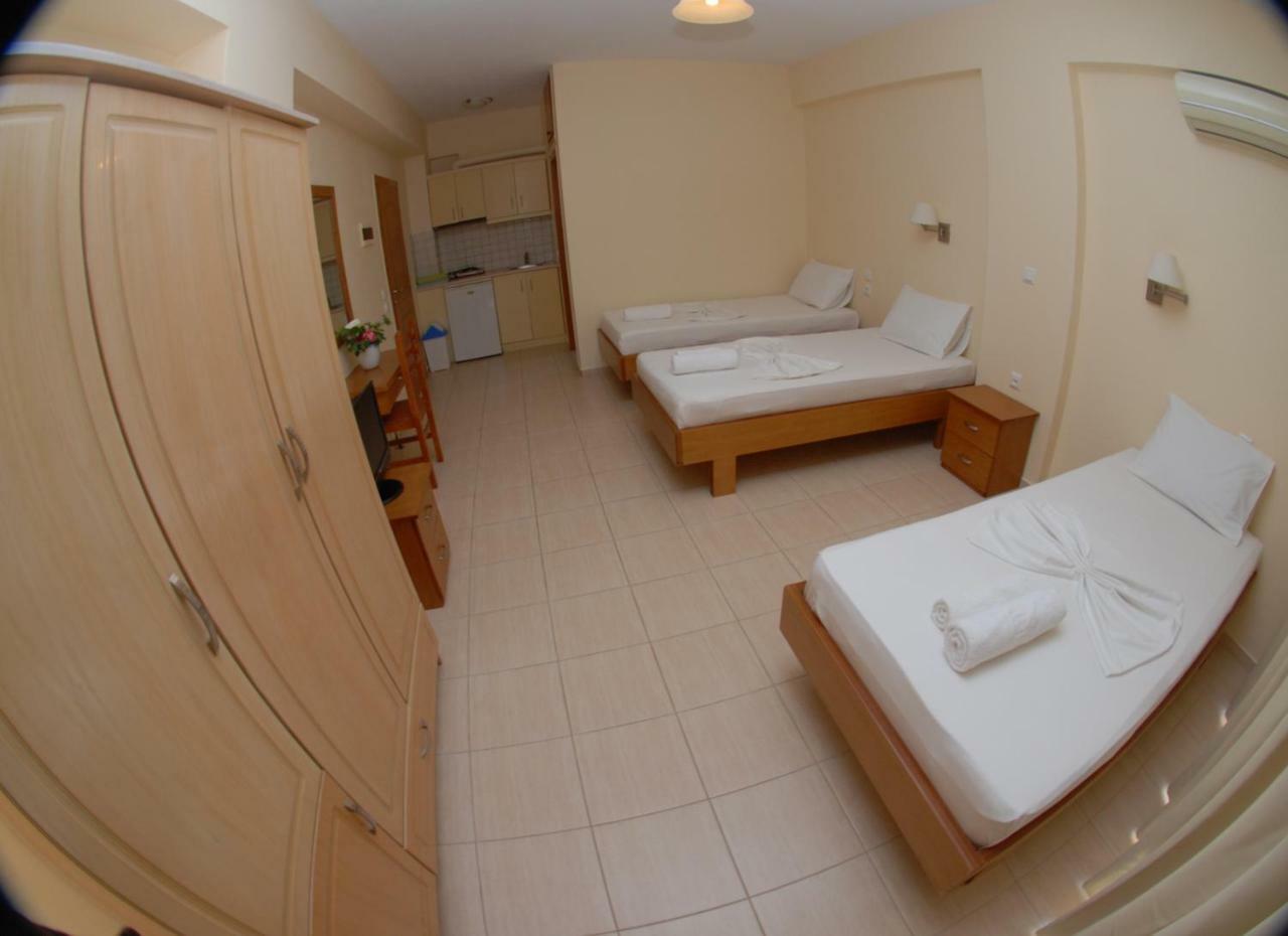 Nikos Hotel And Apartments Sarandë 외부 사진