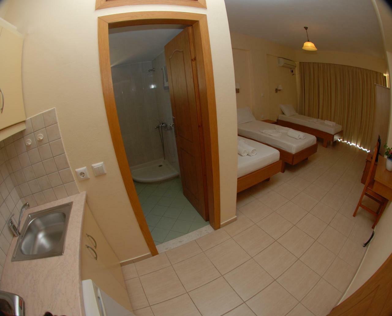 Nikos Hotel And Apartments Sarandë 외부 사진