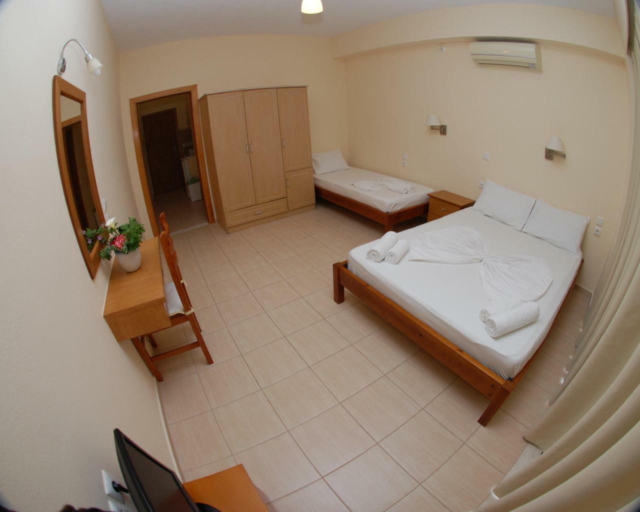 Nikos Hotel And Apartments Sarandë 외부 사진