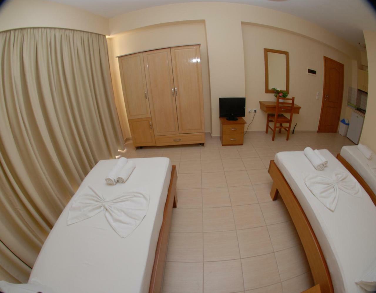 Nikos Hotel And Apartments Sarandë 외부 사진