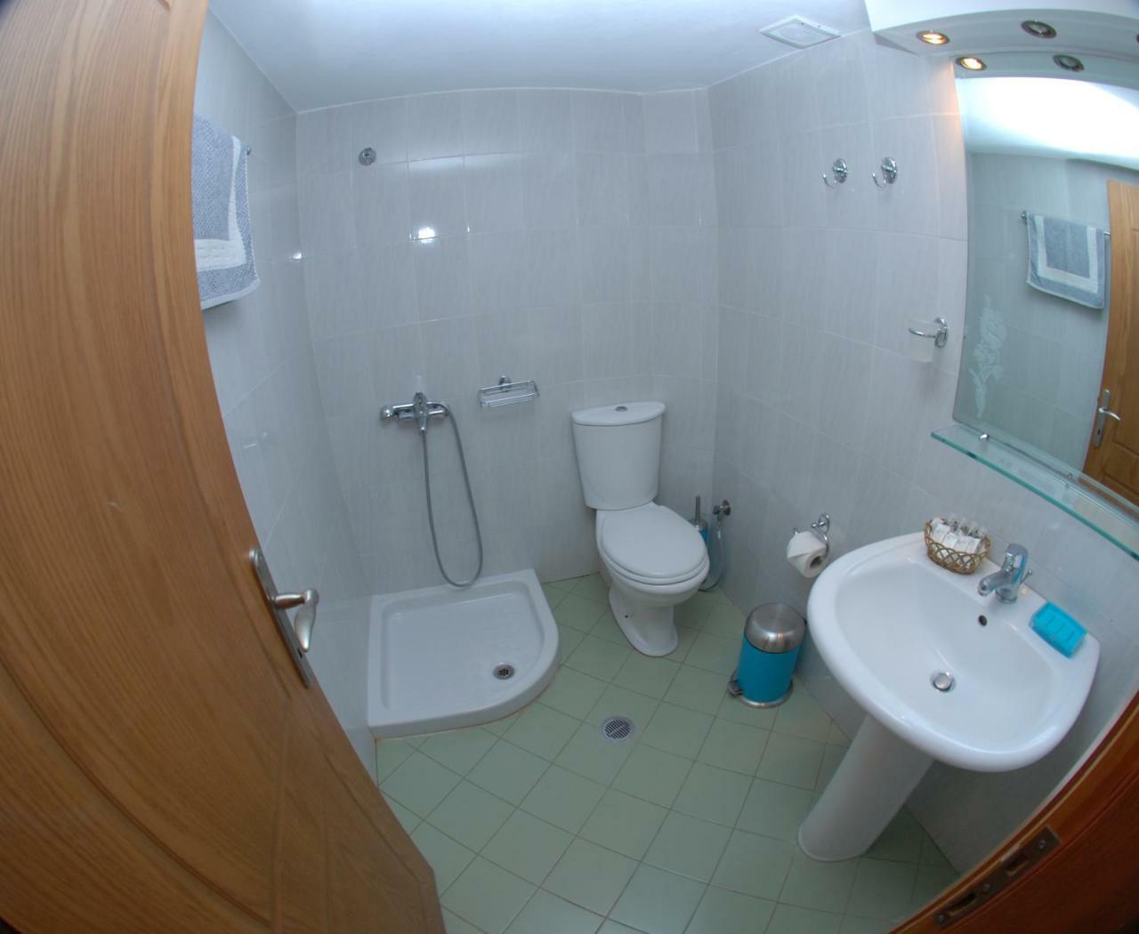 Nikos Hotel And Apartments Sarandë 외부 사진