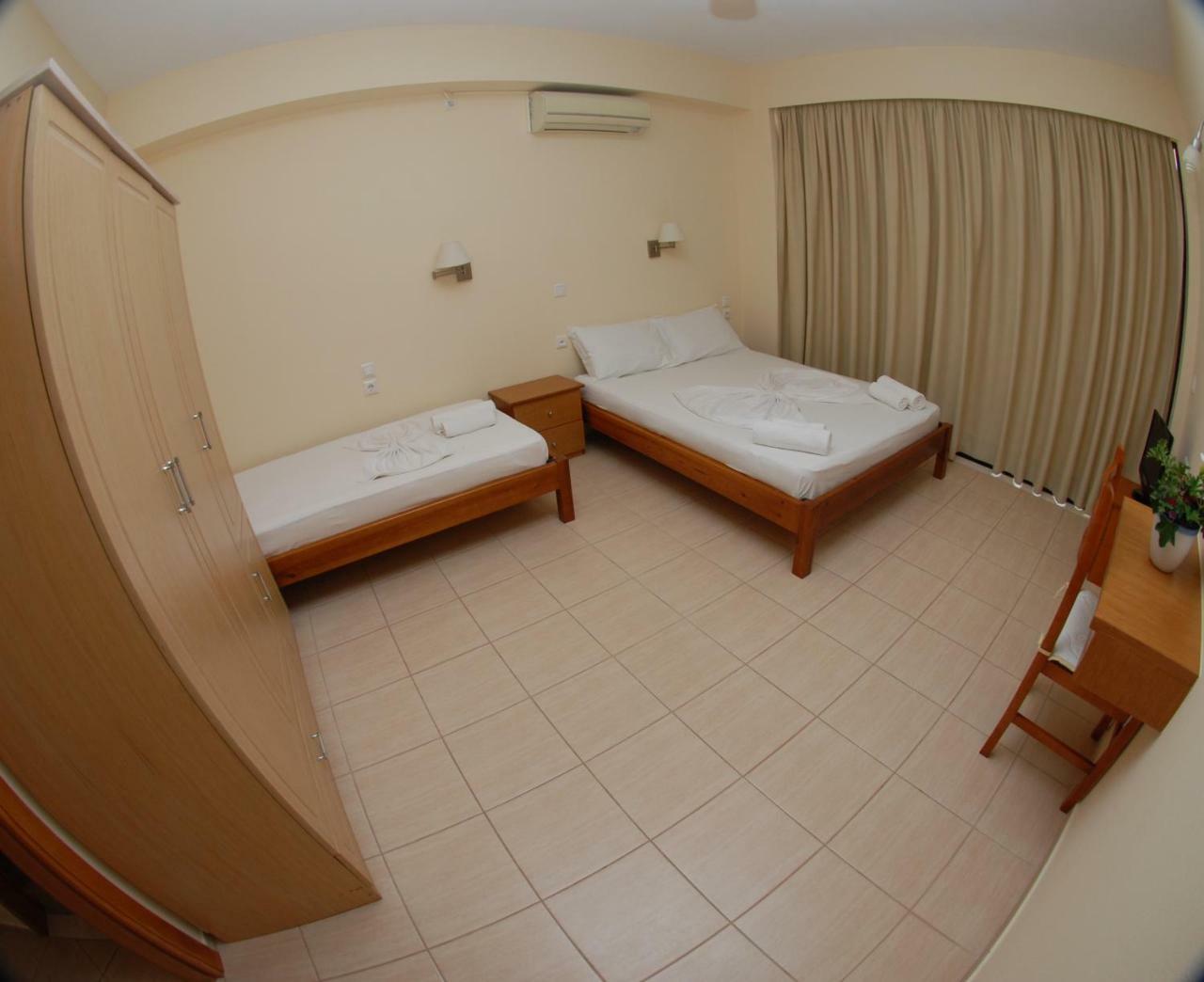 Nikos Hotel And Apartments Sarandë 외부 사진